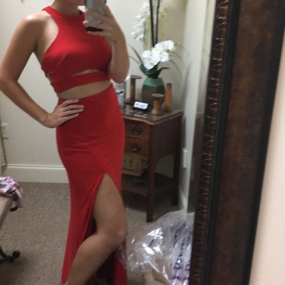 Red Gianni Bini Gown size 6 - Picture 3 of 4